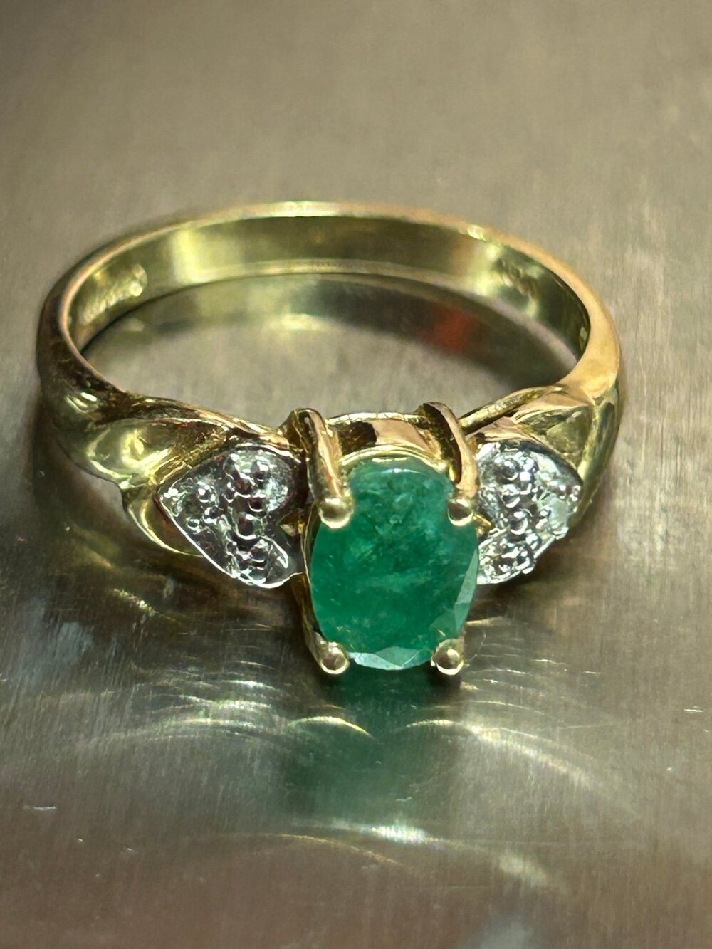 Vintage 10k yellow gold white gold oval emerald gemstone diamond accents ring